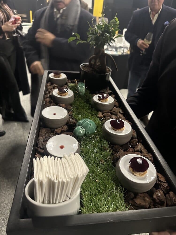 Surrealist Fine Dining - photo 2
