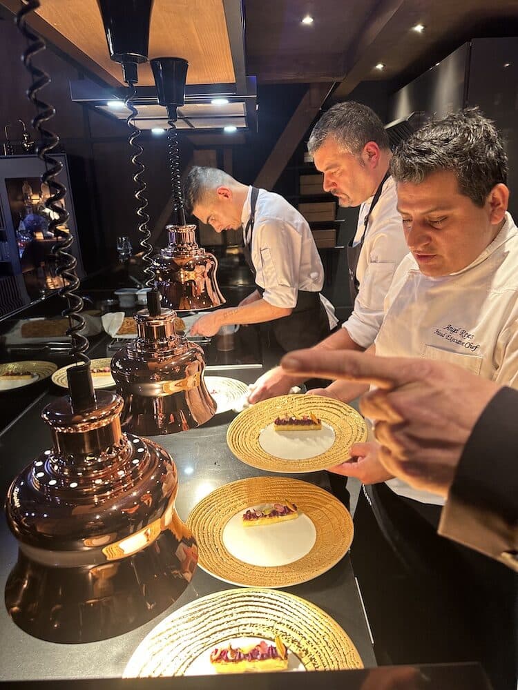 Surrealist Fine Dining - photo 22