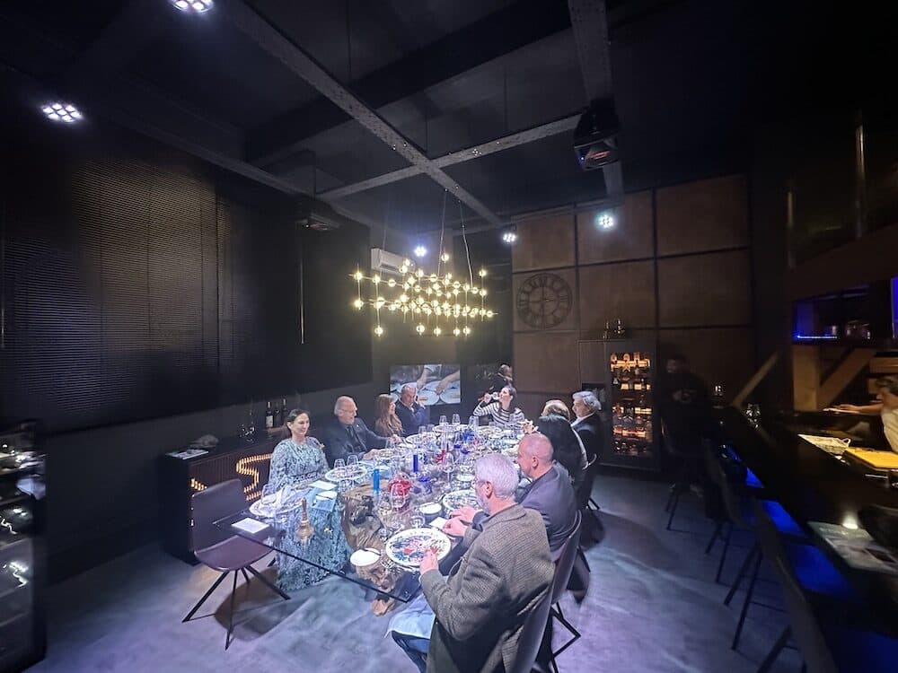 Surrealist Fine Dining - photo 8